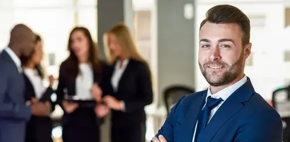 businessman-leader-in-modern-off (1)